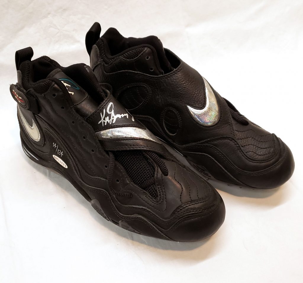 Ken Griffey Jr. Signed Cleats - SWIT Sports